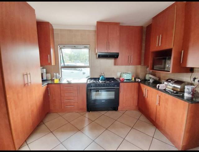 6 BEDROOM HOUSE FOR SALE IN MONTANA PARK